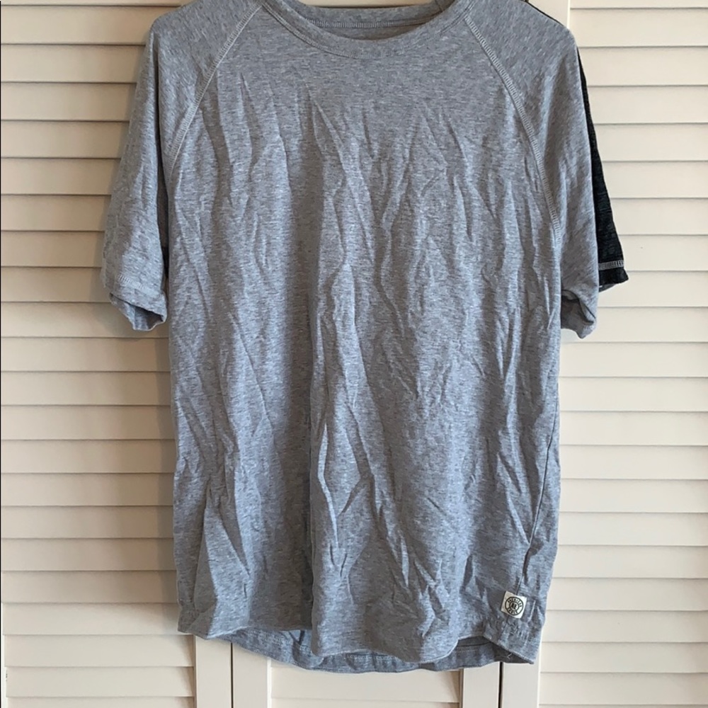 Grey shouldered shirt